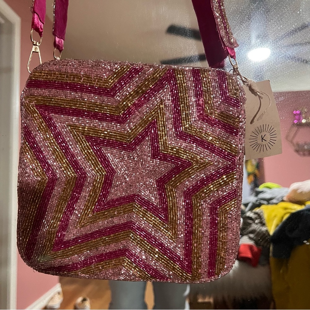 Beaded box bag
8x8 with 21 inch strap